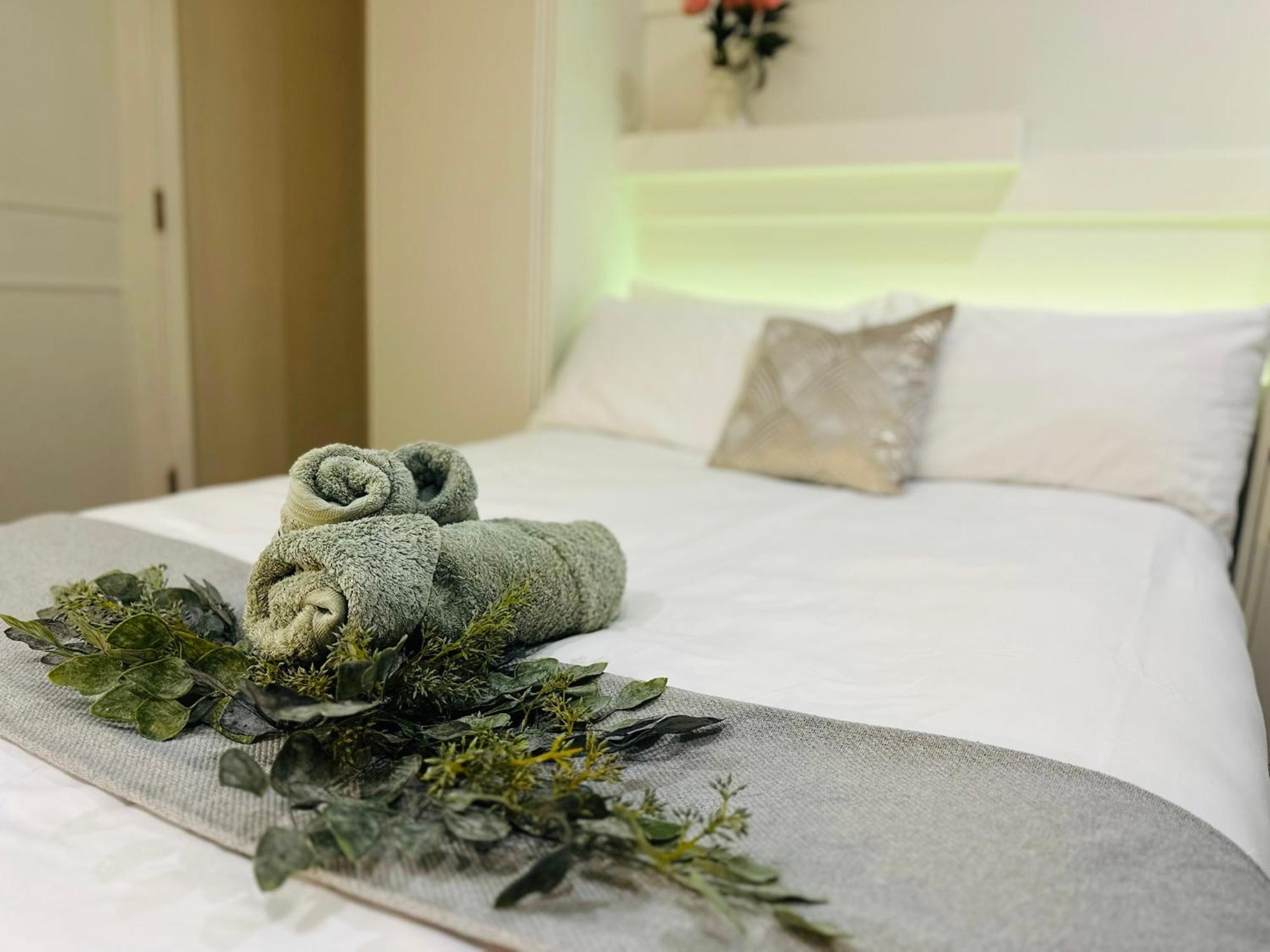 Stylish, Modern Apartment In Central Лондон Екстериор снимка